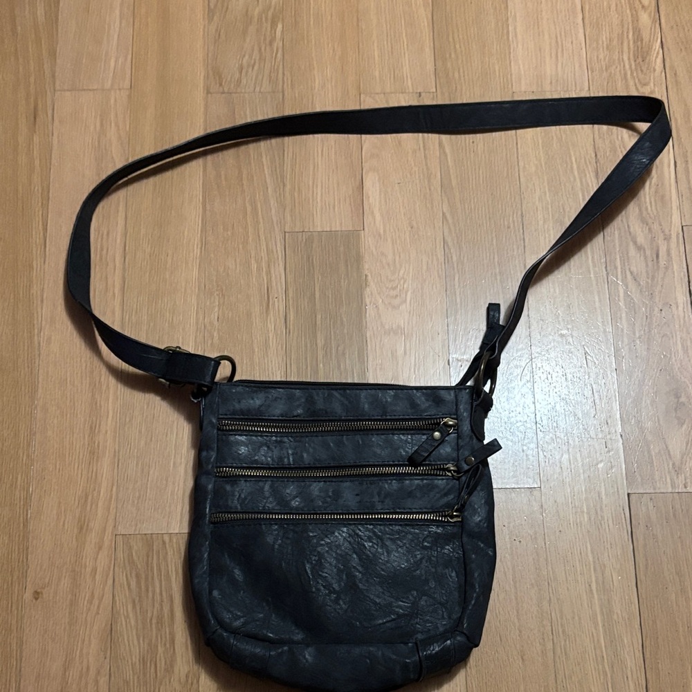 Bueno Black Crossbody Bag with Zipper Details